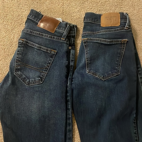 2 pair of 26x30 men’s jeans - Picture 2 of 3